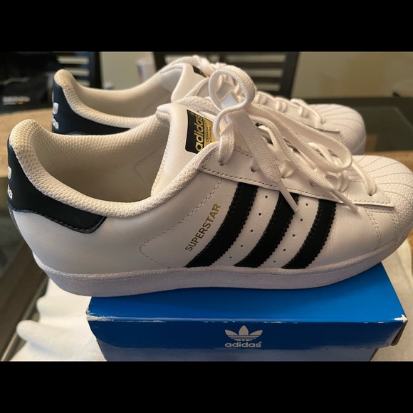 adidas Shoes - Adidas - Excellent condition.